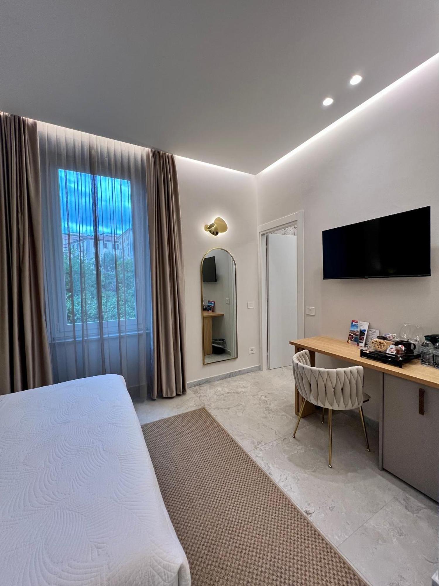 Elegant Rooms La Spezia Luaran gambar