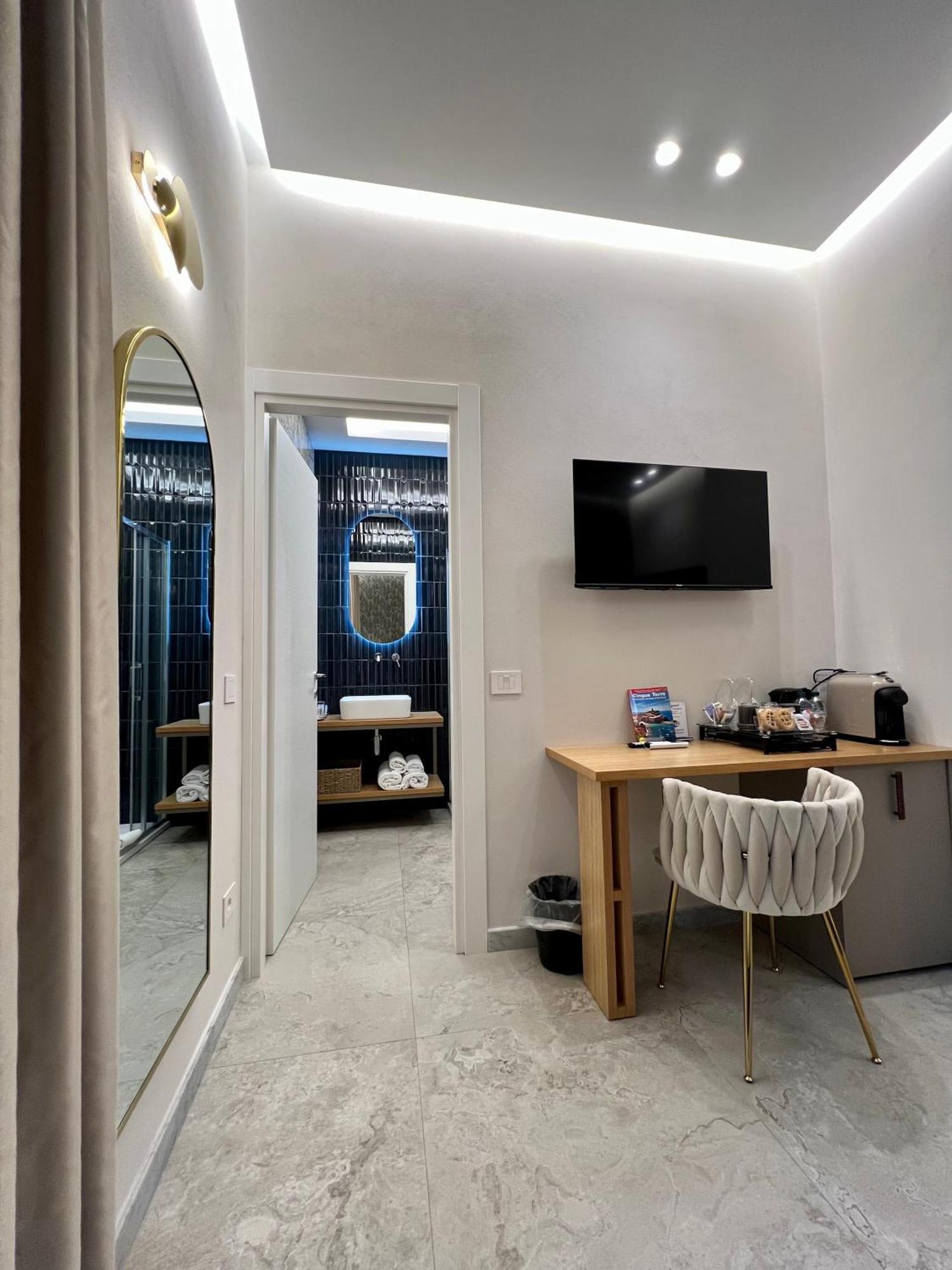 Elegant Rooms La Spezia Luaran gambar